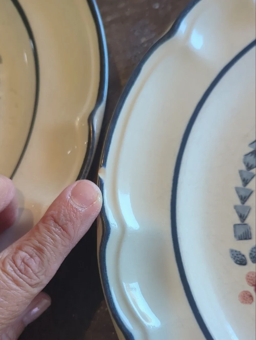 Vintage Floral Scalloped Dinner Plate - Cream with Blue and Coral